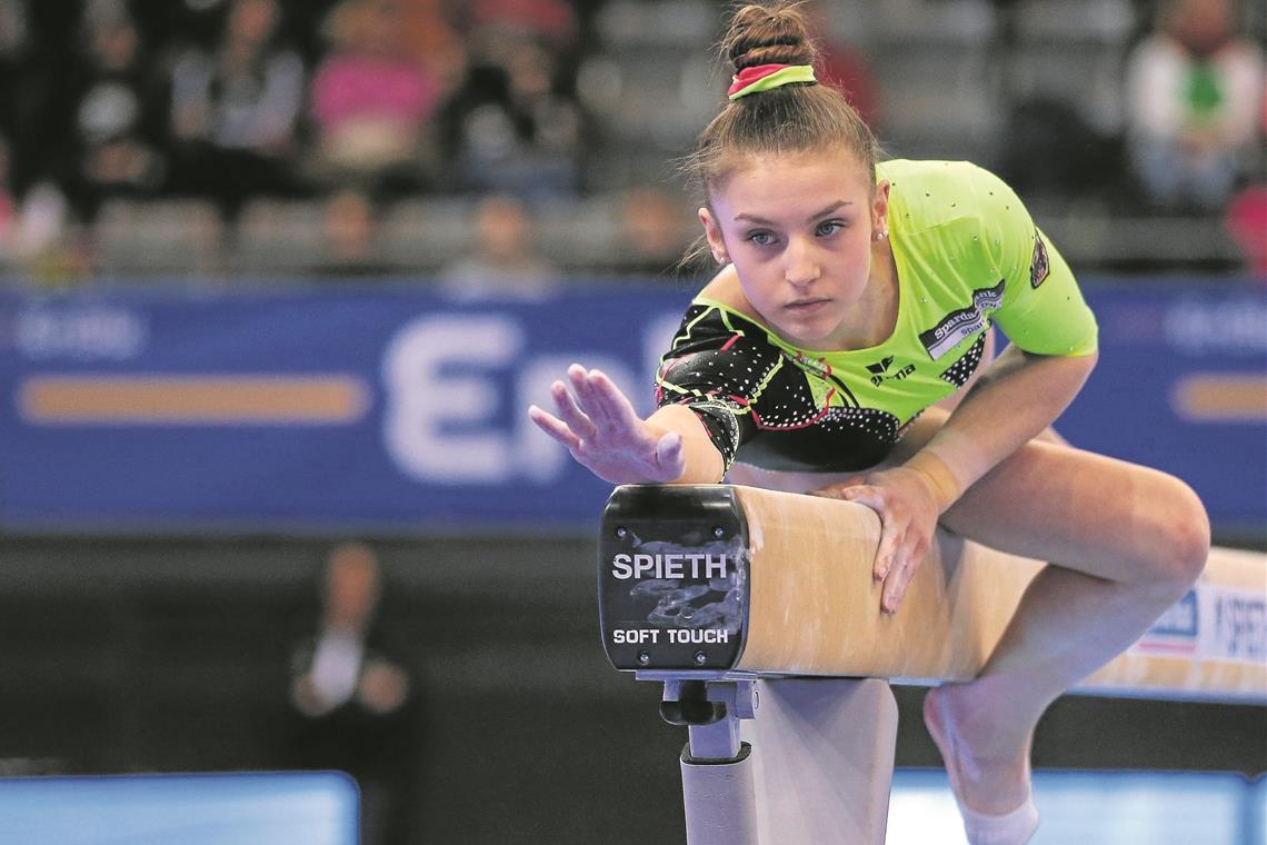 Blickt ihrer ersten großen internationalen Meisterschaft gespannt entgegen: Emelie Petz, die Schwebebalken und Barren turnt. Foto: Baumann