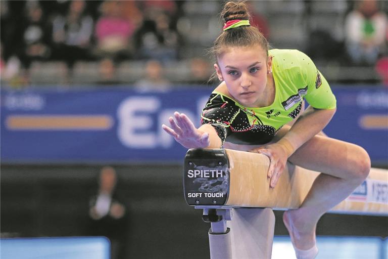 Blickt ihrer ersten großen internationalen Meisterschaft gespannt entgegen: Emelie Petz, die Schwebebalken und Barren turnt. Foto: Baumann