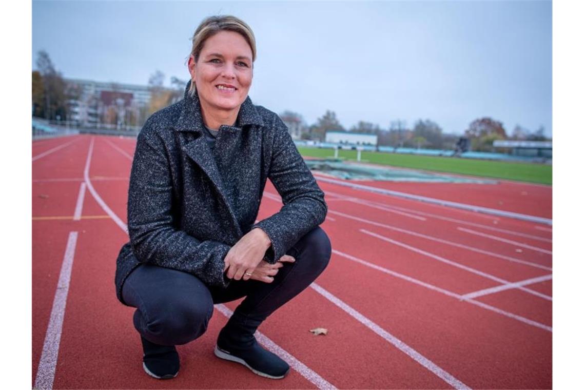 Ex-Sprint-Ass Krabbe: „Das Rad kann man nicht zurückdrehen“ Blickt vor ihrem 50. Geburtstag auf eine bewegte Zeit zurück: Katrin Krabbe. Foto: Jens Büttner/dpa-Zentralbild/dpa