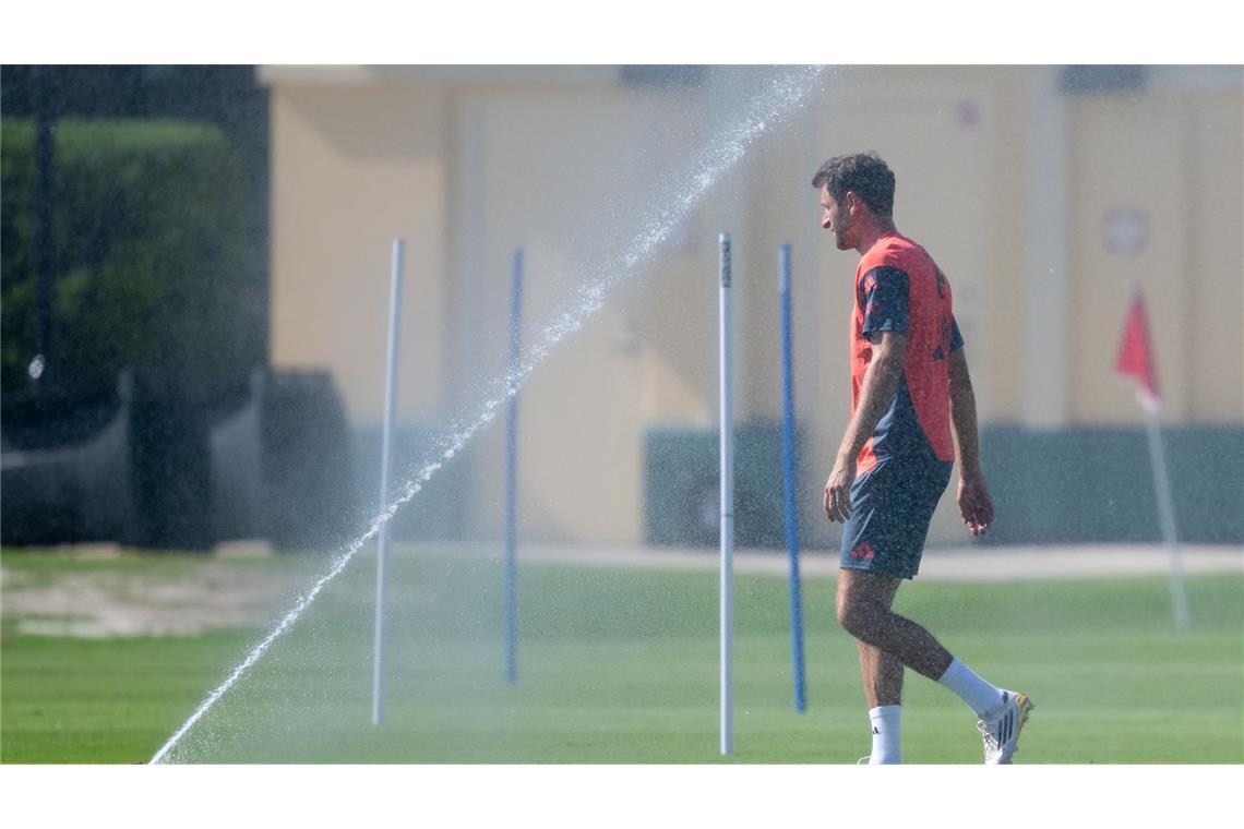 Bayern starten gegen Aucklands Hobby-Kicker ins "Abenteuer" Bloß keine kalte Dusche zum WM-Start: Thomas Müller.