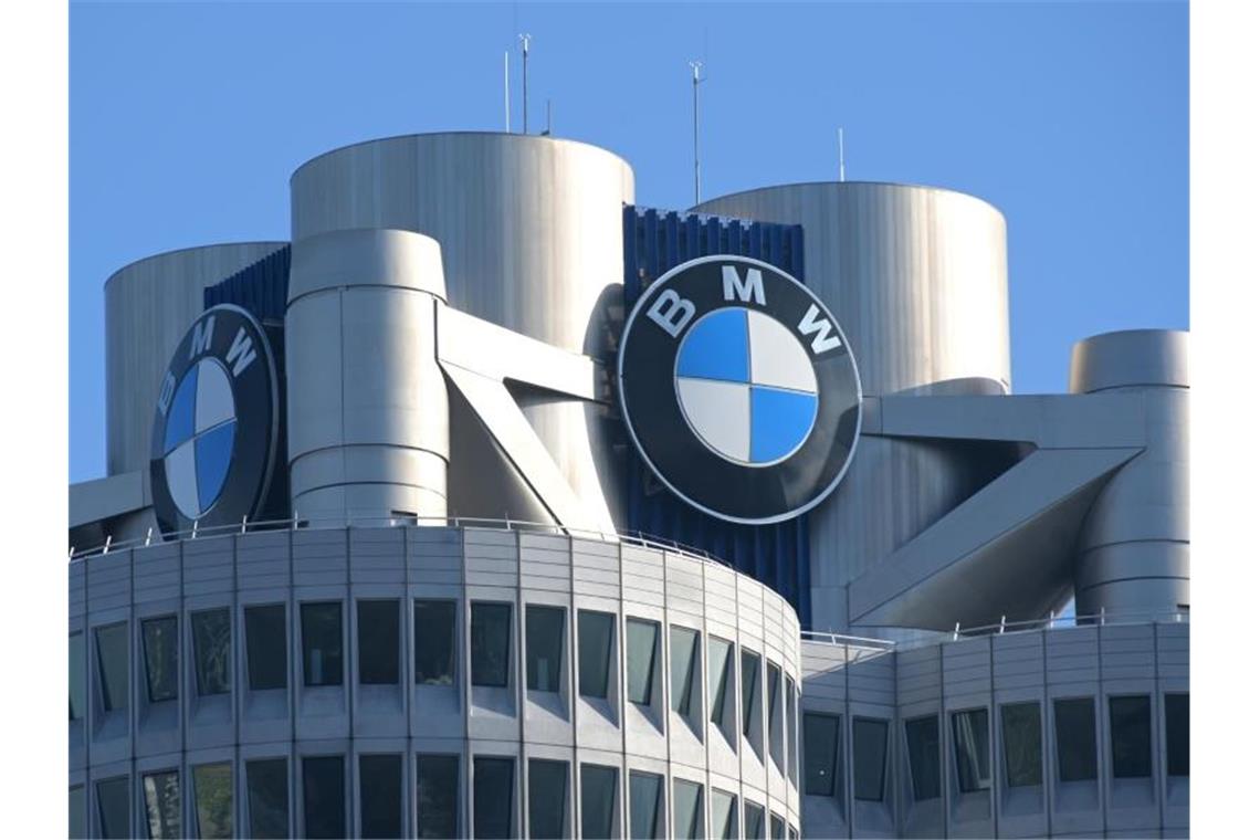 BMW will Stellen streichen. Foto: Tobias Hase/dpa