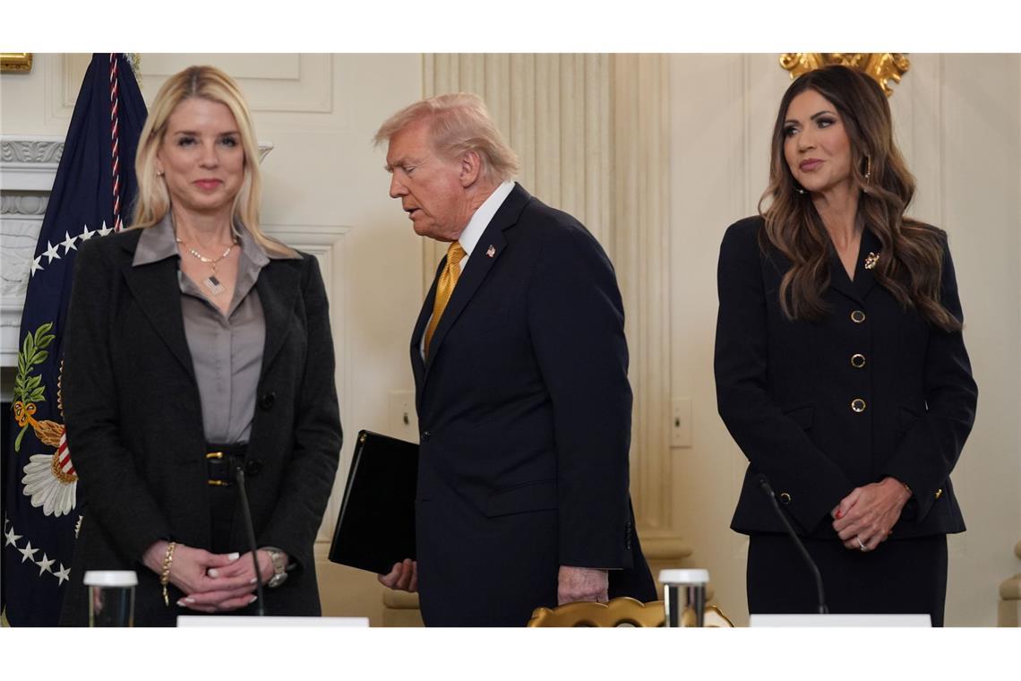Bondi und Noem sind nicht mehr Teil von Trumps Regierung. (Archivbild)