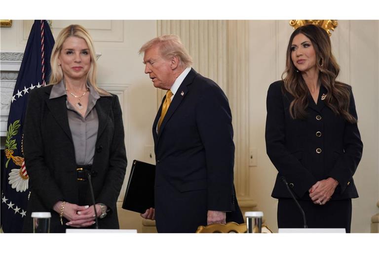 Bondi und Noem sind nicht mehr Teil von Trumps Regierung. (Archivbild)