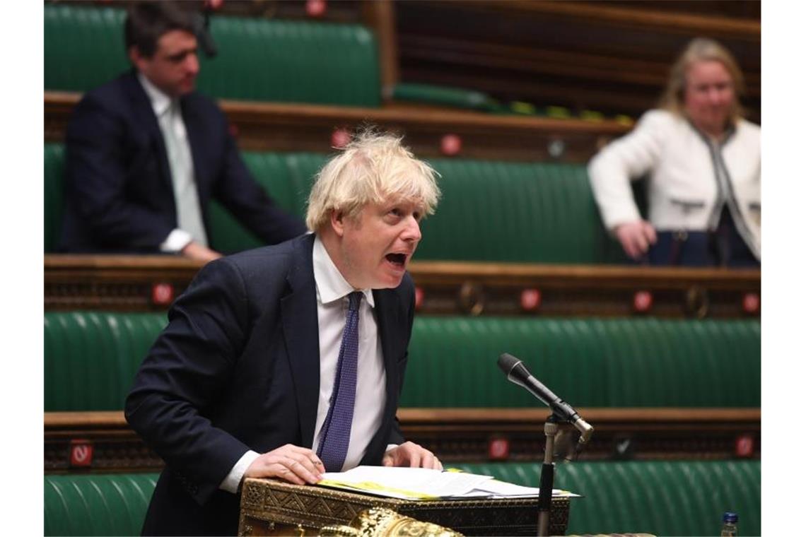 Boris Johnson gibt im britischen Unterhaus eine Erklärung zu den coronabedingten Maßnahmen ab. Foto: Uk Parliament/Jessica Taylor/PA Media/dpa