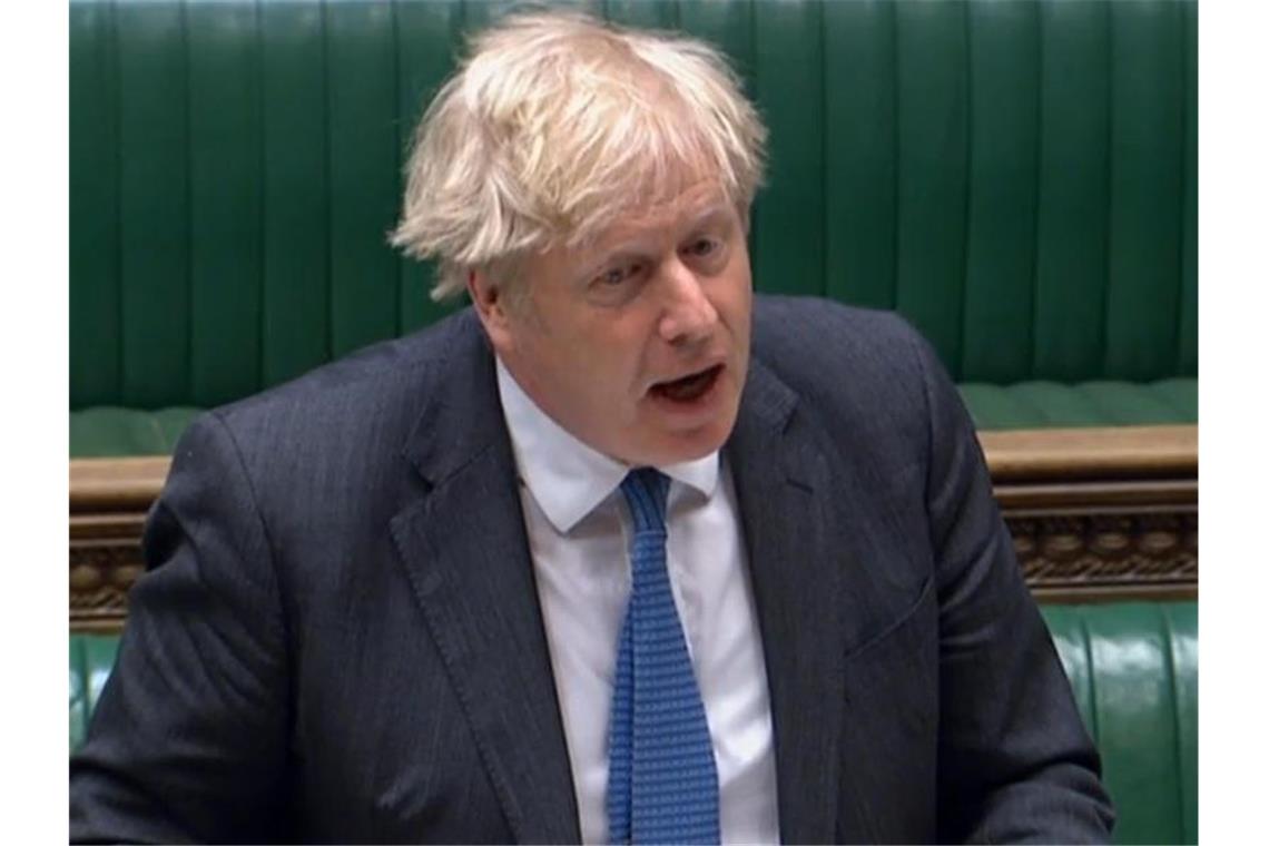 Boris Johnson spricht während der „Prime Minister's Questions“ im Parlament. Foto: -/House Of Commons/PA Wire/dpa