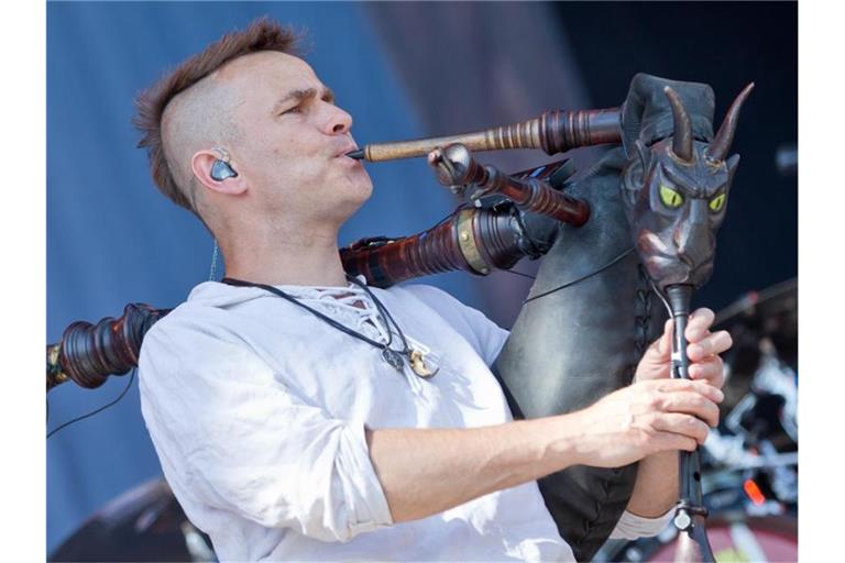 Boris Pfeiffer bei einem Auftritt im Jahr 2014 mit der Band In Extremo beim Musikfestival „Rock im Park“. Foto: Daniel Karmann/dpa/Archiv