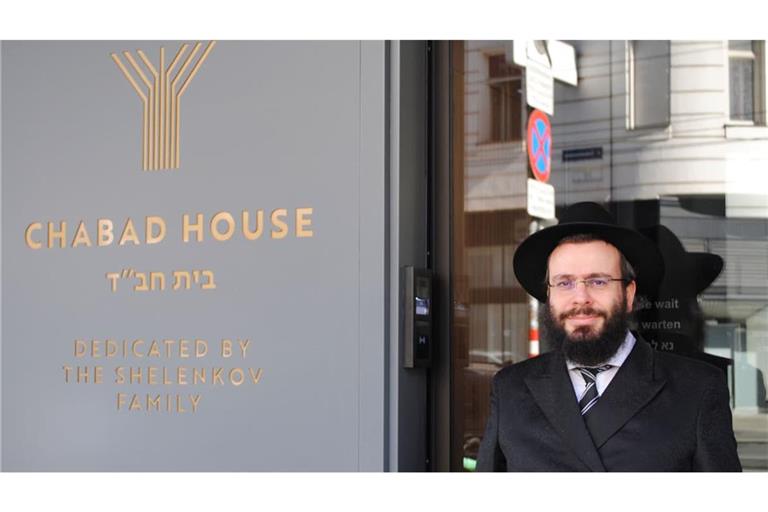 Boruch Ioffe vor dem Chabad-Haus in Wien. Hier trifft sich die jüdische Gemeinde zum Gebet.