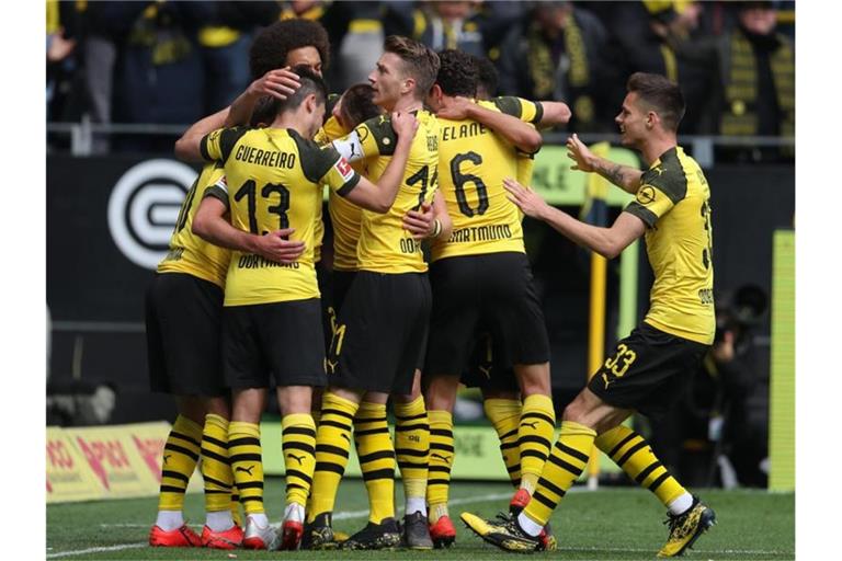 Borussia Dortmund hat die Hoffnung auf ein Happy End im Titelkampf noch nicht beerdigt. Foto: Friso Gentsch
