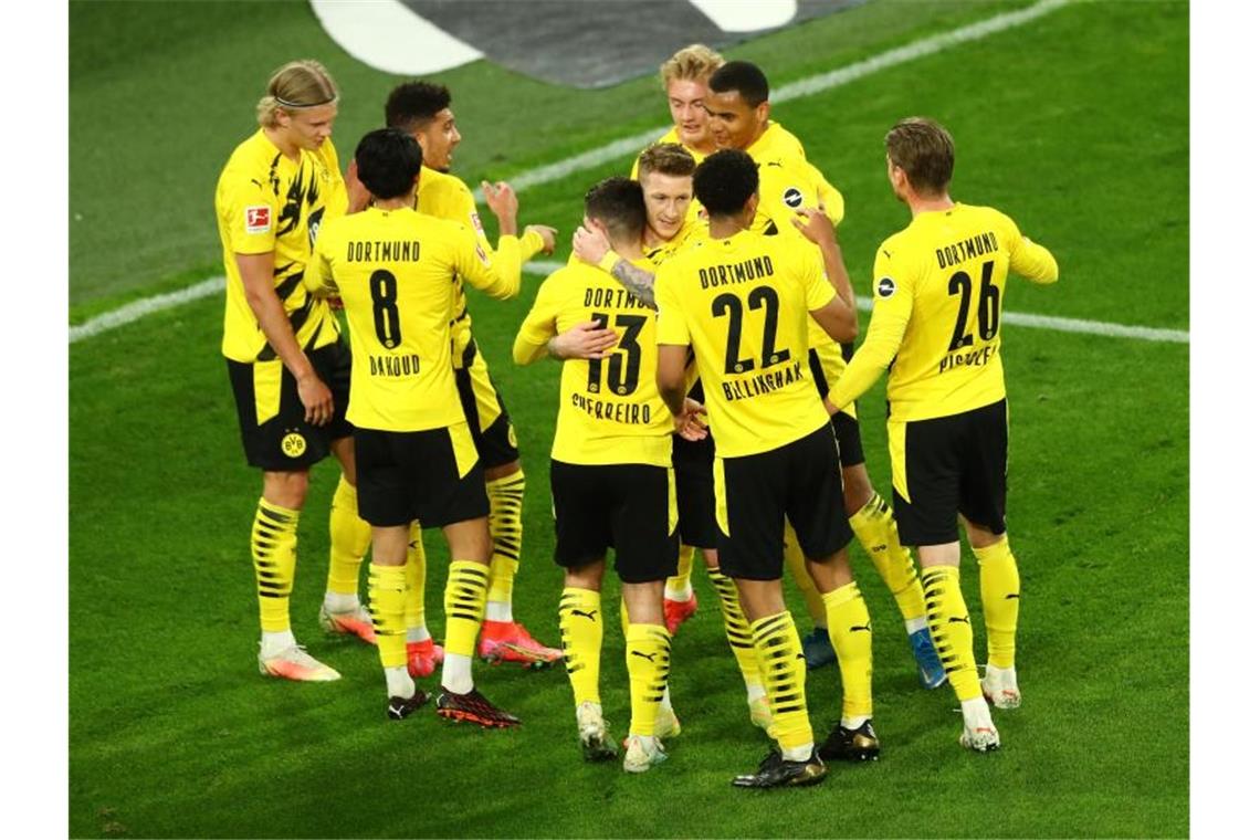 Siege vor Showdown: BVB und Wolfsburg vor wegweisendem Duell Borussia Dortmund untermauerte seine Ambitionen auf einen Champions-League-Platz. Foto: Christoph Koepsel/Getty Pool/dpa