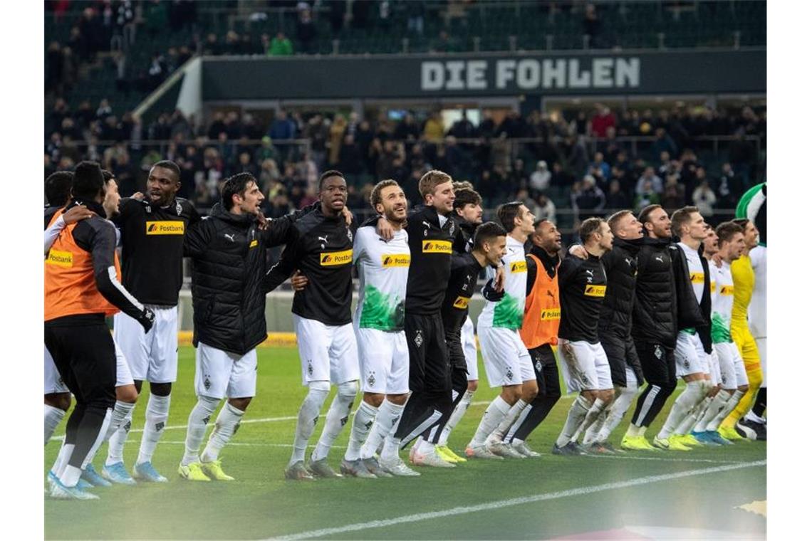 Borussia Gladbach kann wie auch der RB Leipzig noch die Herbstmeisterschaft feiern. Foto: Marius Becker/dpa