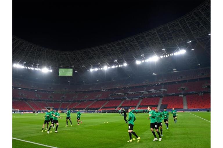 Borussia Mönchengladbach wird auch das Rückspiel gegen Manchester City in Budapest bestreiten. Foto: Marton Monus/dpa