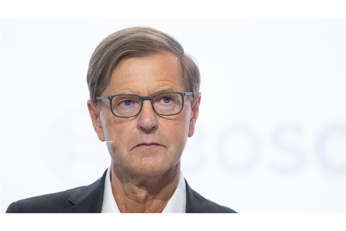 Bosch-Aufsichtsratschef Stefan Asenkerschbaumer verteidigt den Stellenabbau.