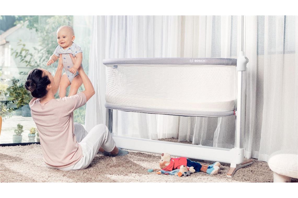 Mit diesem Babybett will Bosch Eltern das Leben einfacher machen Bosch digitalisiert das Kinderbett.