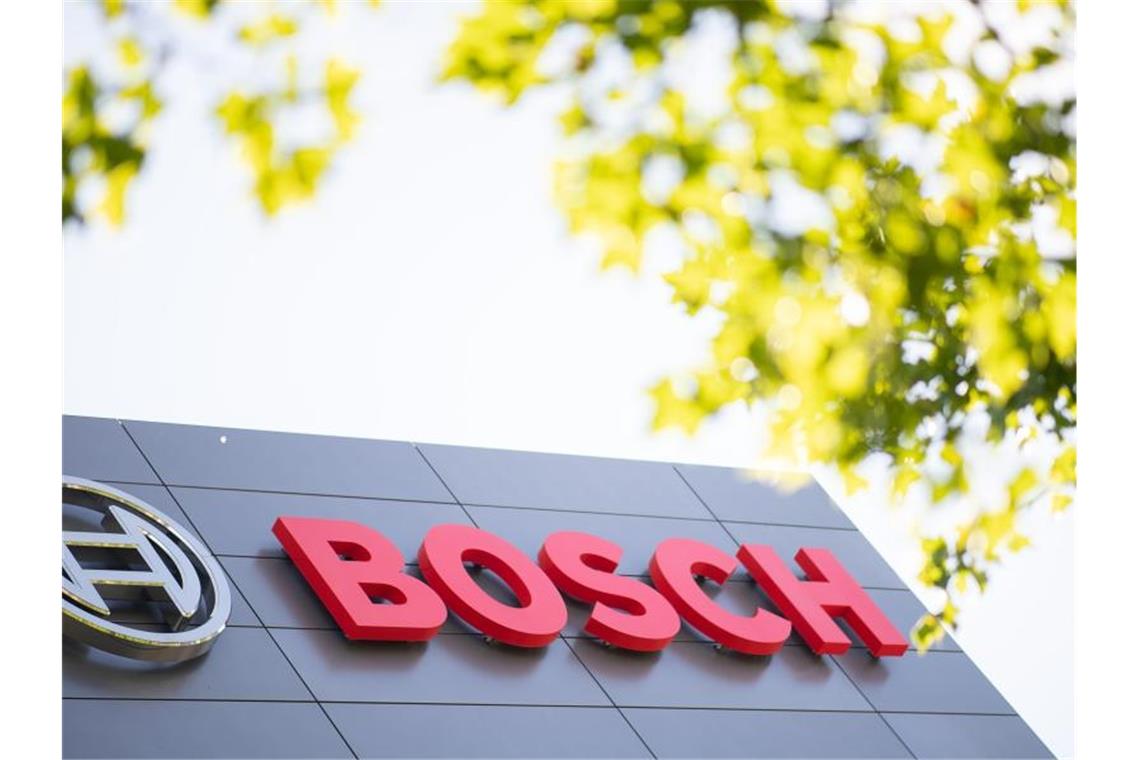 Bosch schränkt Russlandgeschäft massiv ein Bosch hat den Vorwurf des ukrainischen Außenministers Dmytro Kuleba zurückgewiesen, Komponenenten für russische Infanteriefahrzeuge geliefert zu haben. Foto: Sebastian Gollnow/dpa