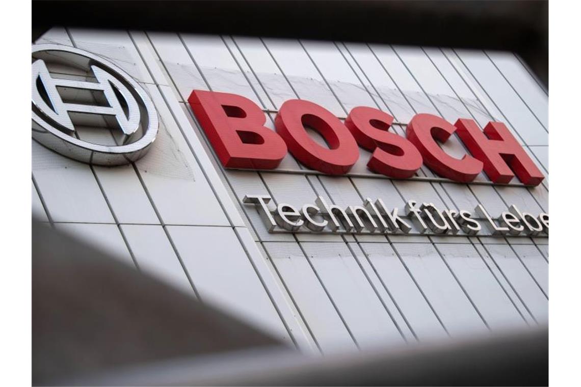 Bosch kündigt Abbau von weiteren 600 Stellen an Bosch hat in den vergangenen Wochen immer wieder neue Stellenabbaupläne für einzelne Standorte aus dem Automobilbereich angekündigt. Foto: Marijan Murat/dpa