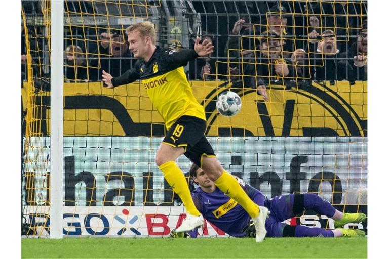 Brachte Borussia Dortmund quasi im Alleingang ins Achtelfinale: Doppeltorschütze Julian Brandt. Foto: Bernd Thissen/dpa