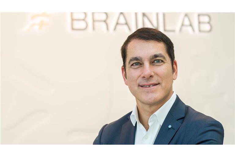 Brainlab-Gründer Stefan Vilsmeier im Jahr 2021. Nun hat das Unternehmen seinen Börsengang kurzfristig abgeblasen. (Archiv)
