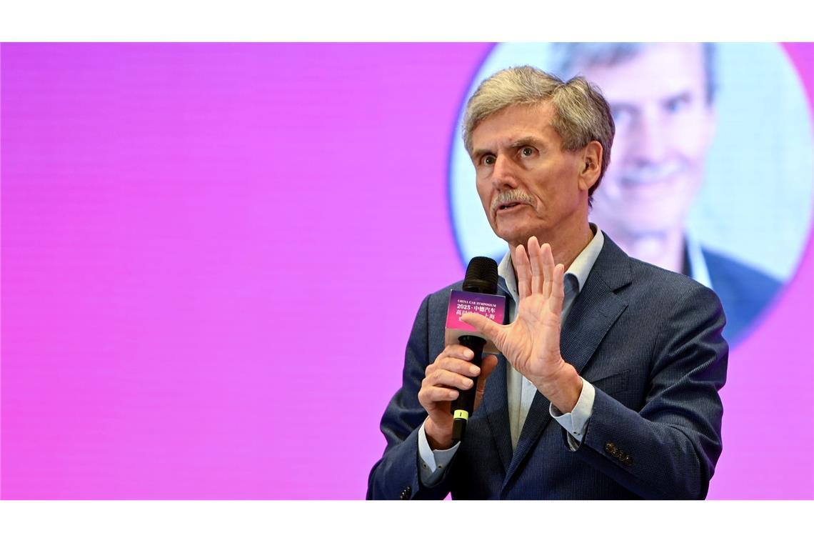 Branchenexperte Ferdinand Dudenhöffer sieht die Prämie kritisch. (Archivbild)