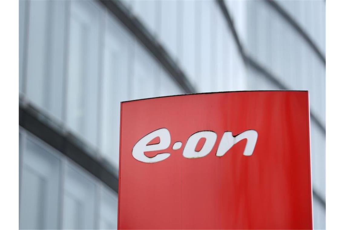 Versorger Eon senkt Prognose Branchenführer Eon fürchtet keine nachhaltigen Folgen des gesunkenen Stromverbrauchs. Foto: picture alliance / Ina Fassbender/dpa