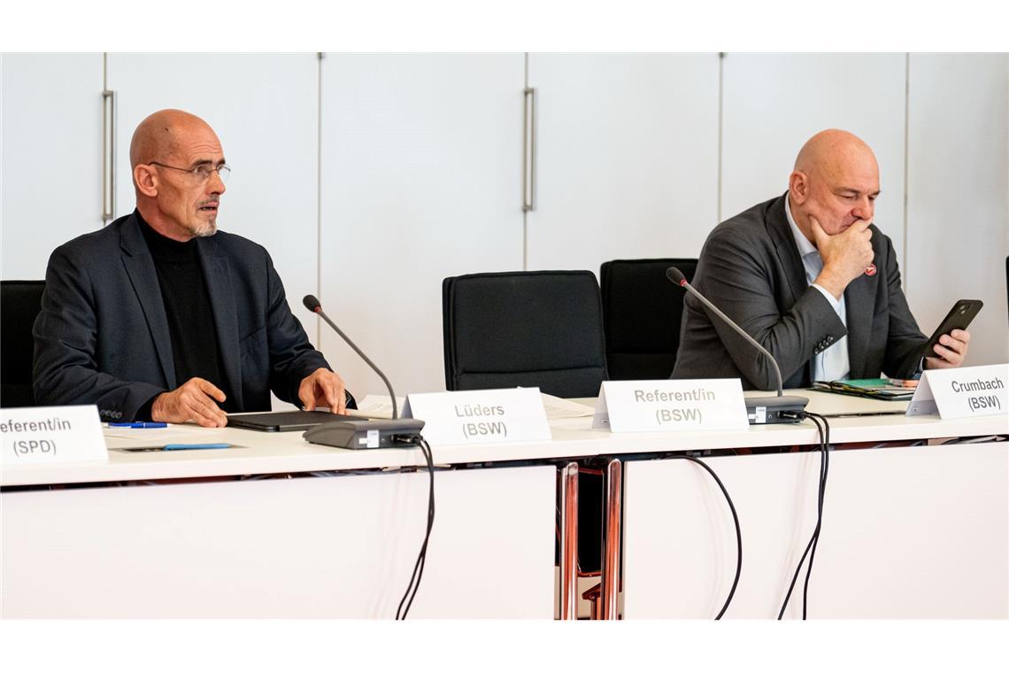 Brandenburgs BSW-Fraktionschef Niels-Olaf Lüders und BSW-Finanzminister Robert Crumbach sind sich nicht einig über die Medienstaatsverträge.