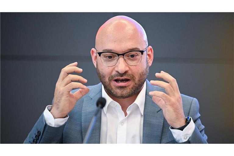 Brandenburgs Innenminister René Wilke (parteilos) ist überzeugt, dass die AfD den demokratischen Staat zerstören will.