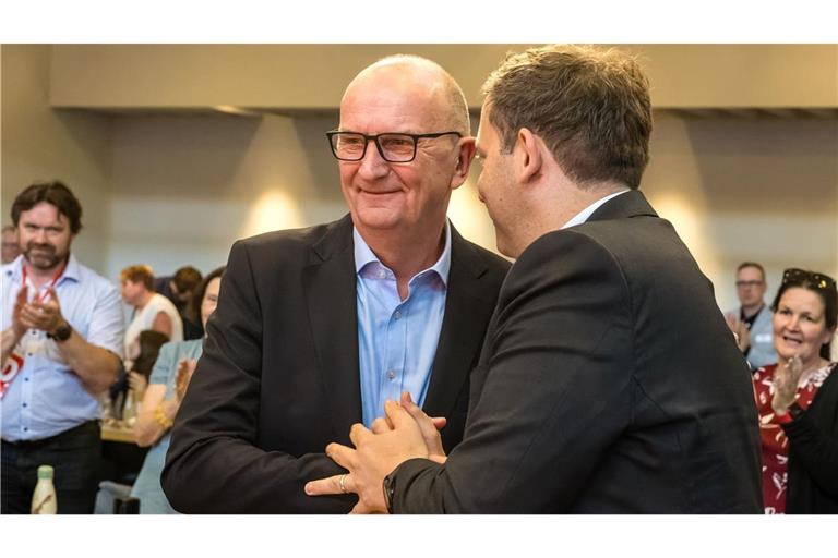 Brandenburgs Ministerpräsident Dietmar Woidke ist als SPD-Landeschef wiedergewählt.