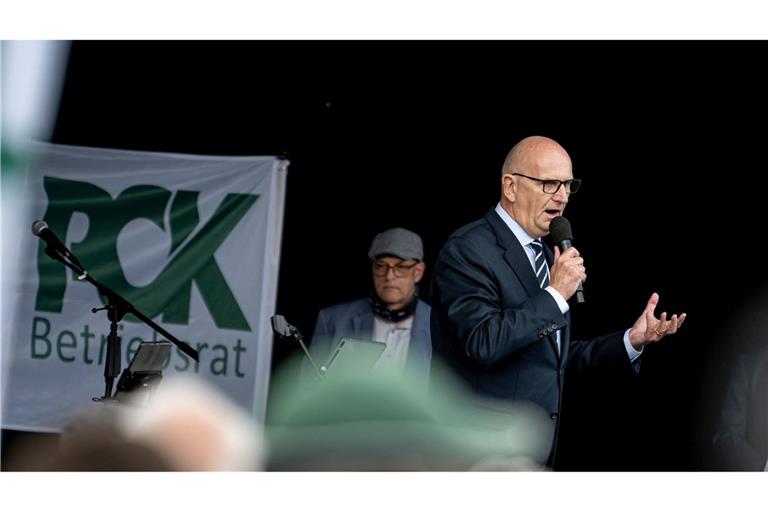 Brandenburgs Ministerpräsident Dietmar Woidke (SPD) kritisiert die Ankündigung Russlands, kein Öl mehr aus Kasachstan durch die Pipeline Druschba zur PCK-Raffinerie in Schwedt zu leiten.