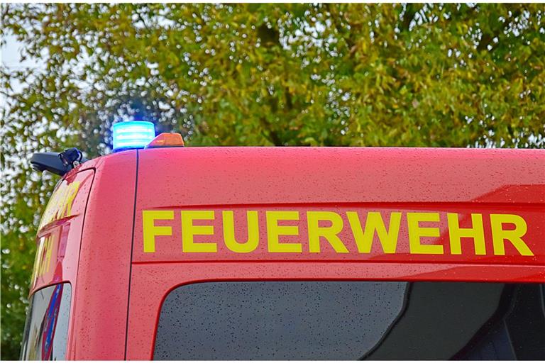 Brandstiftung im Großerlacher Teilort verursacht hohen Sachschaden. Symbolfoto: Tobias Sellmaier