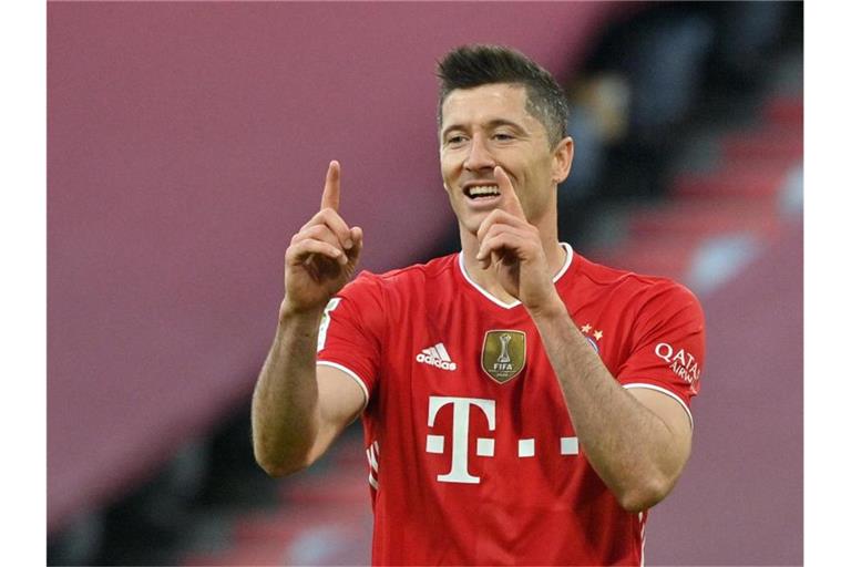 Braucht noch einen Treffer, um die 40-Tore-Marke zu brechen: Bayern-Torjäger Robert Lewandowski. Foto: Peter Kneffel/dpa-Pool/dpa