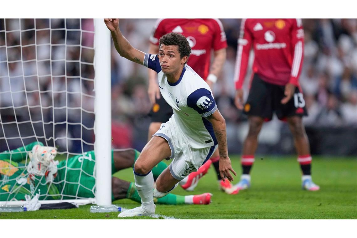 Erster Titel nach 17 Jahren: Spurs beenden Leidenszeit Brennan Johnson lässt die Spurs jubeln.