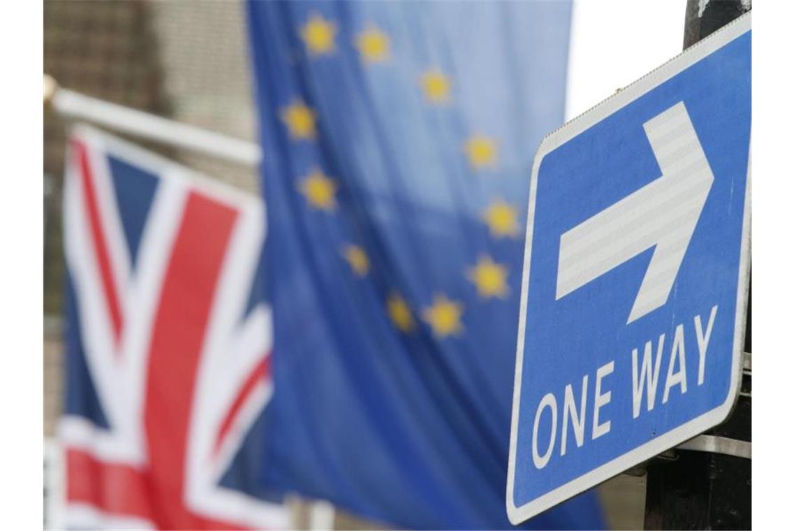 Sechs Monate EU-Handelsvertrag: Der Brexit treibt die Kosten Brexit und die Folgen - vieles liegt noch im Argen. Foto: Yui Mok/PA Wire/dpa