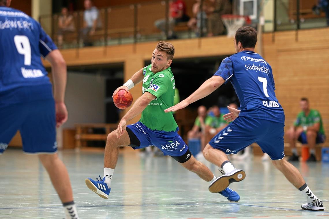 Mit viel Dynamik und gutem Zug zum Tor Bringt viel Dynamik und Zug zum Tor: Der neue HCOB-Spielgestalter Tobias Gehrke, der vom Unterland ins Murrtal gewechselt ist. Foto: A. Becher