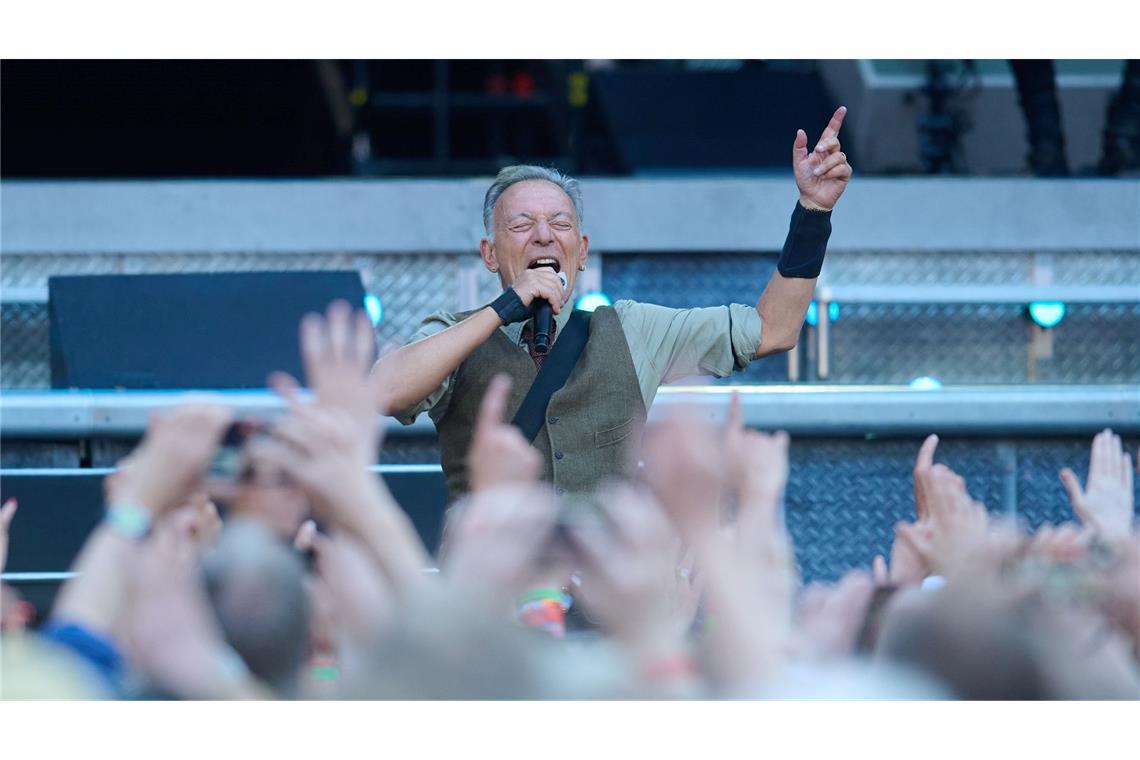 Bilder des Tages Bruce Springsteen and The E Street Band spielen im Berliner Olympiastadion im Rahmen ihrer Europatournee 2025.