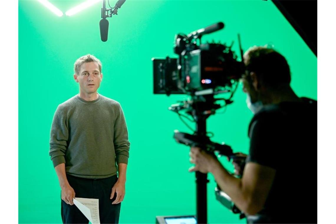 Youtube sperrt erneut zwei #allesaufdentisch-Videos Bruch hat sich in einem Interview zu den Beweggründen seiner Teilnahme an der umstrittenen Aktion #allesaufdentisch geäußert. (Archivbild). Foto: Britta Pedersen/dpa-Zentralbild/dpa
