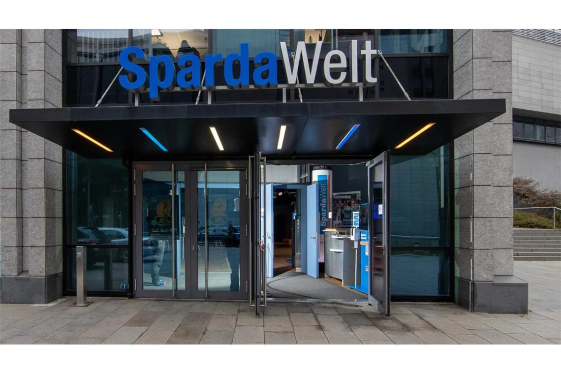 Bühne für das „Kulturgespräch“ unserer Zeitung am 6. Oktober mit Baden-Württembergs Wissenschaftsministerin Petra Olschowski und Staatssekretärin Nese Erikli: SpardaWelt Eventcenter in Stuttgart (Am Hauptbahnhof)