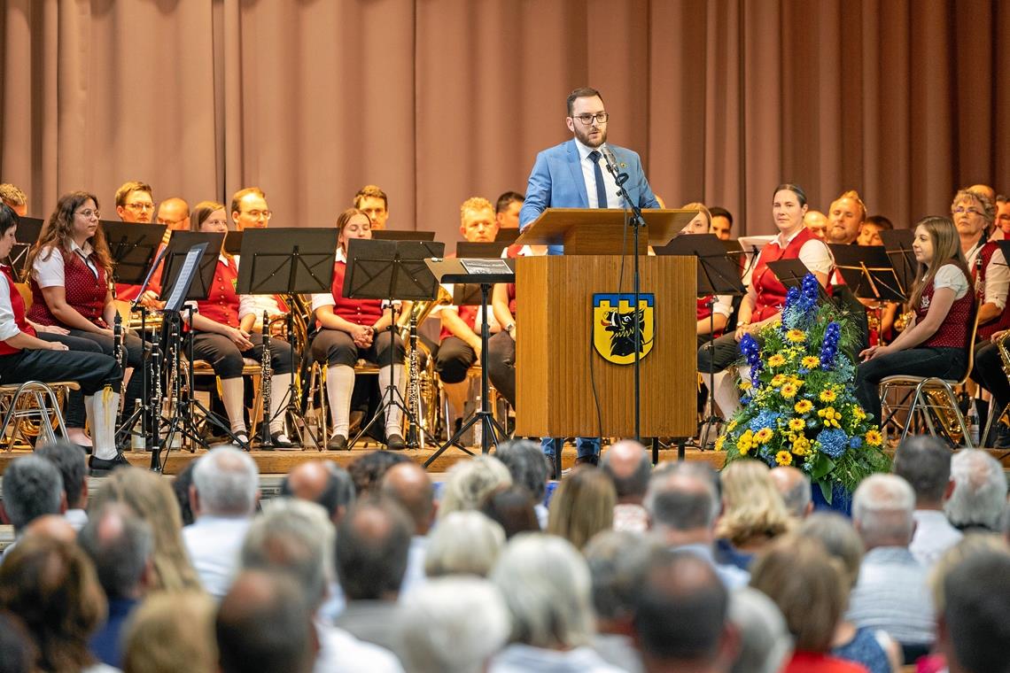 Bürgermeister Kai-Uwe Ernst beschwört den Zusammenhalt in Auenwald.
