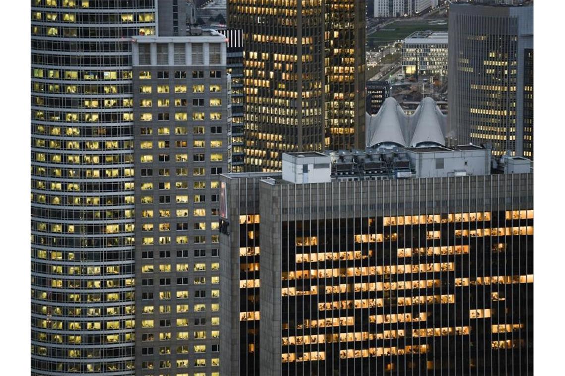 Das Büro stirbt nicht aus Büros werden aus dem Arbeitsalltag in Deutschland nicht verschwinden. Foto: Arne Dedert/dpa