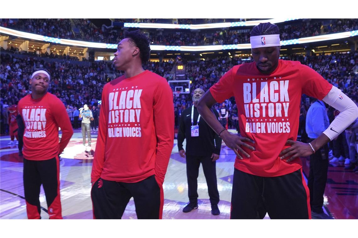 Nach Trumps Strafzöllen: Kanadische Fans buhen bei US-Hymne Buh-Rufe waren in der Nacht etwa in Toronto bei der Basketball-Partie der Raptors gegen die Los Angeles Clippers (115:108) zu hören.