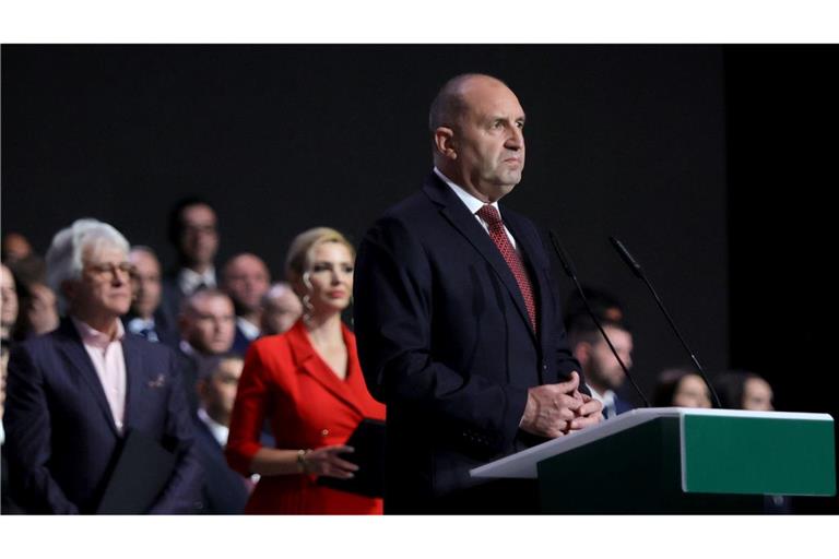 Bulgariens Ex-Präsident Radew steht mit seinem Bündnis vor einem deutlichen Sieg.