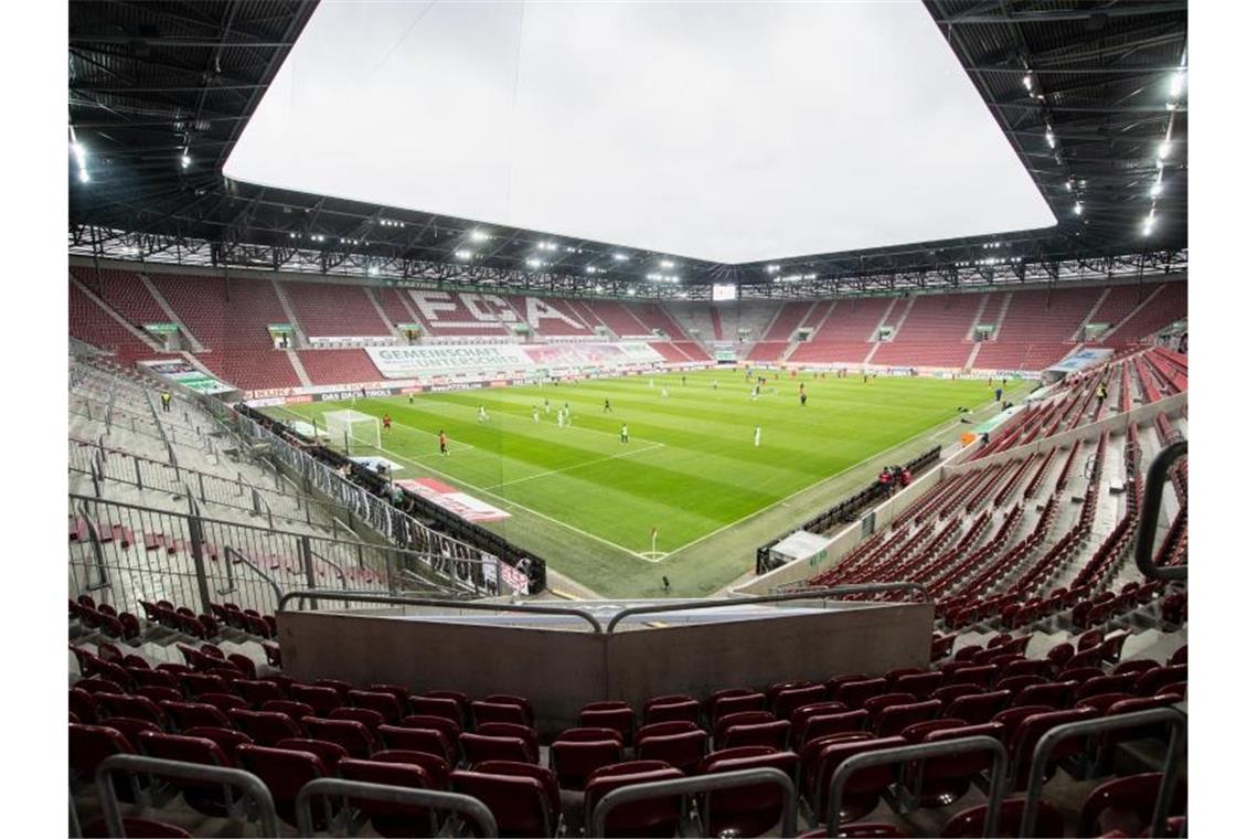 Geisterspiele in der Bundesliga - Stillstand im Amateursport Bund und Länder wollen angesichts dramatisch steigender Corona-Infektionszahlen den Profisport im November nur noch ohne Zuschauer zulassen. Foto: Matthias Balk/dpa