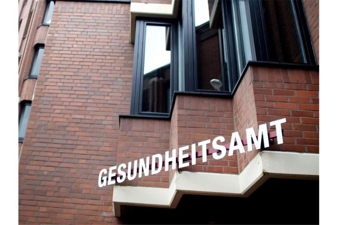 5000 neue Stellen für Öffentlichen Gesundheitsdienst Bund und Länder wollen die Arbeit im Öffentlichen Gesundheitsdienst attraktiver machen. Foto: Jonas Güttler/dpa