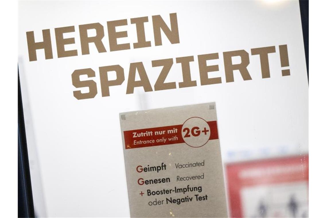 Impfpflicht-Debatte: Rufe nach neuen Kontaktbeschränkungen Bund und Ländern beraten über die Corona-Lage. Foto: Peter Kneffel/dpa