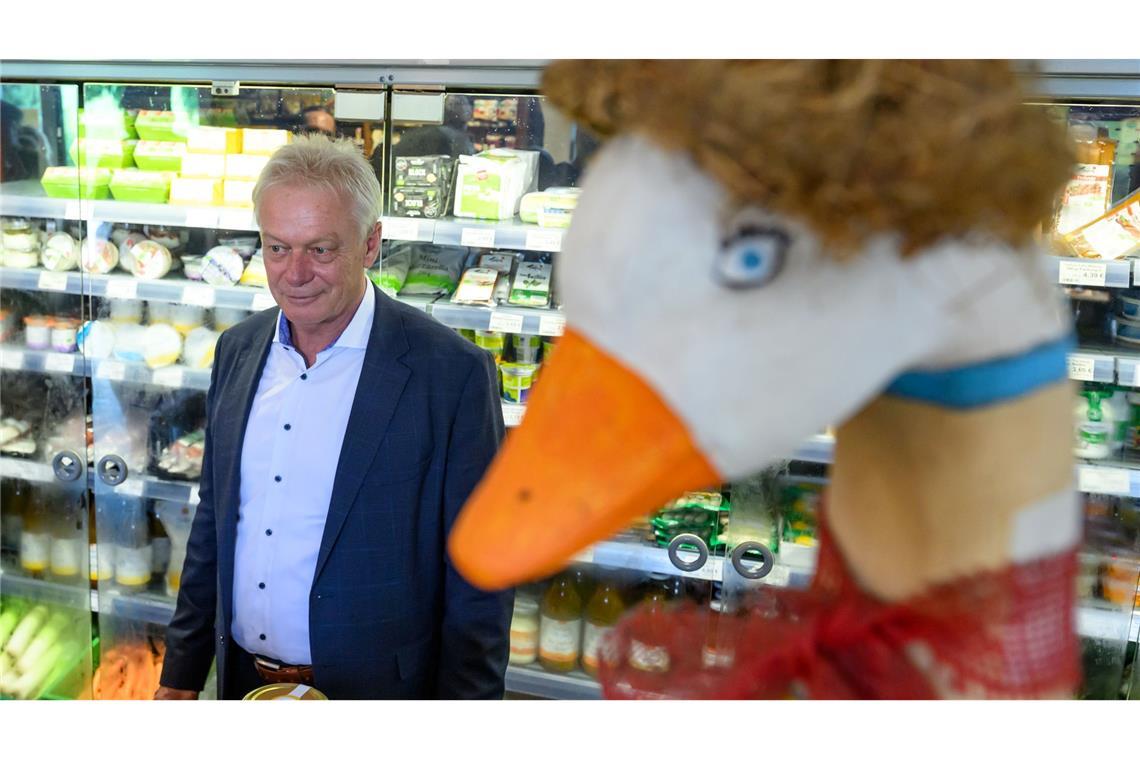 Agrarminister erwartet Nachbesserungen bei EU-Reformplänen Bundesagrarminister Alois Rainer (CSU) besucht in Brandenburg den Bio-Betrieb "Ökodorf Brodowin" .