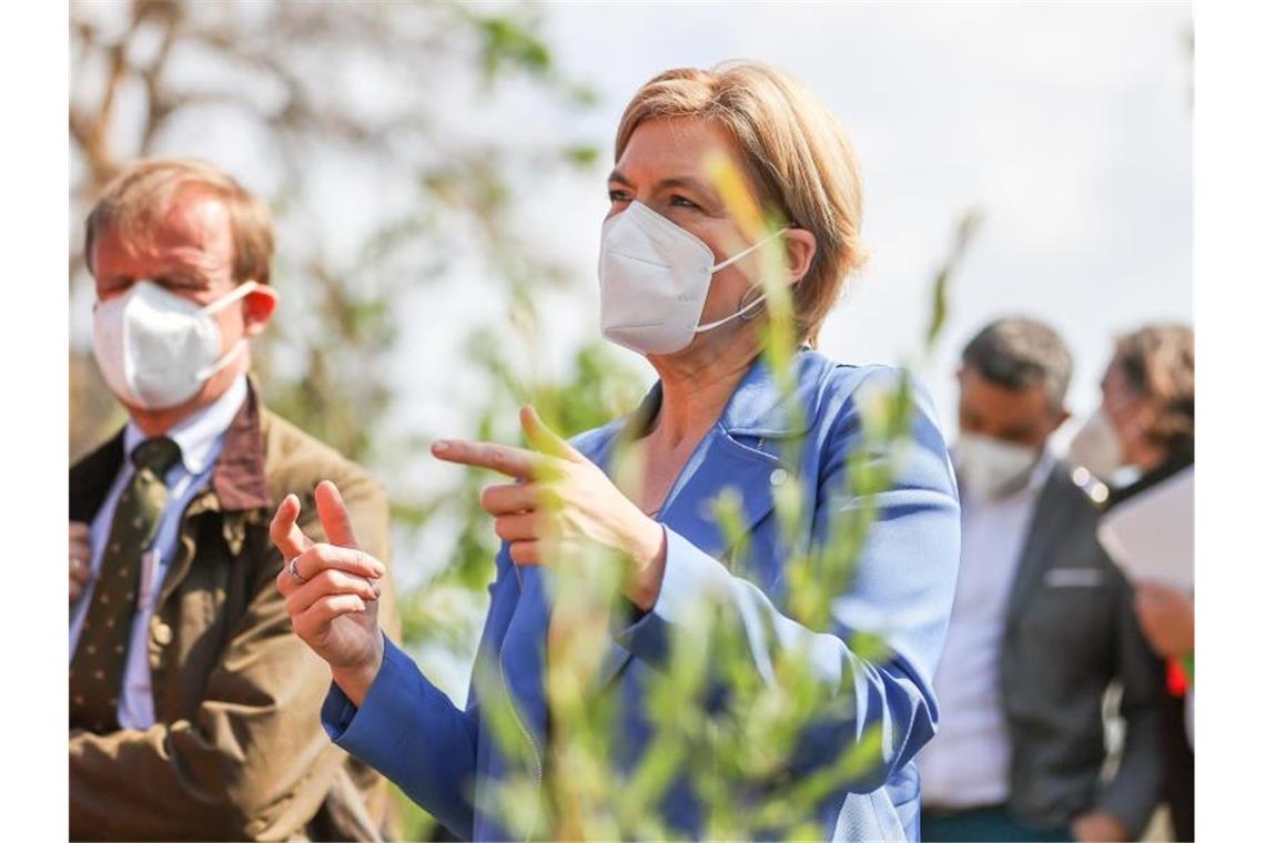 Bundesagrarministerin Julia Klöckner ist zum Waldgipfel nach Oranienbaum-Wörlitz (Sachsen-Anhalt) gereist. Foto: Jan Woitas/dpa-Zentralbild/dpa