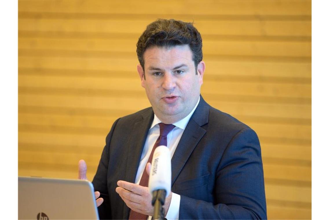 Bundesarbeitsminister Hubertus Heil bei seinem Besuch in Teltow. Foto: Soeren Stache/dpa-Zentralbild/dpa