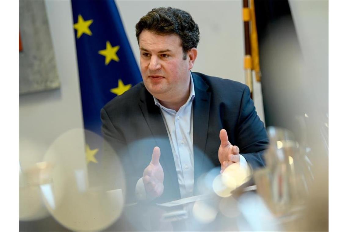 Corona: Arbeitsminister Heil ruft zu mehr Homeoffice auf Bundesarbeitsminister Hubertus Heil (SPD) im dpa-Interview. Foto: Britta Pedersen/dpa-Zentralbild/dpa