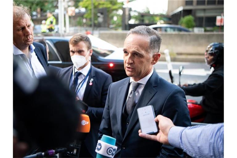 Bundesaußenminister Heiko Maas gibt nach seinem Gespräch mit seinem iranischen Amtskollegen ein Statement vor der Ständigen Vertretung der Bundesrepublik Deutschland bei den Vereinten Nationen. Foto: Bernd von Jutrczenka/dpa