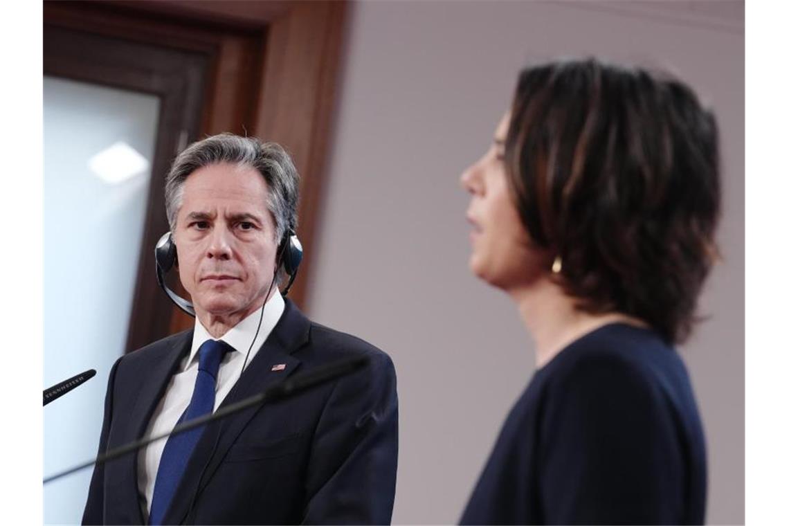 Keine Anzeichen für Entspannung vor Ukraine-Krisentreffen Bundesaußenministerin Annalena Baerbock und ihr us-amerikanischer Amtskollege Antony Blinken. Foto: Kay Nietfeld/dpa-Pool/dpa
