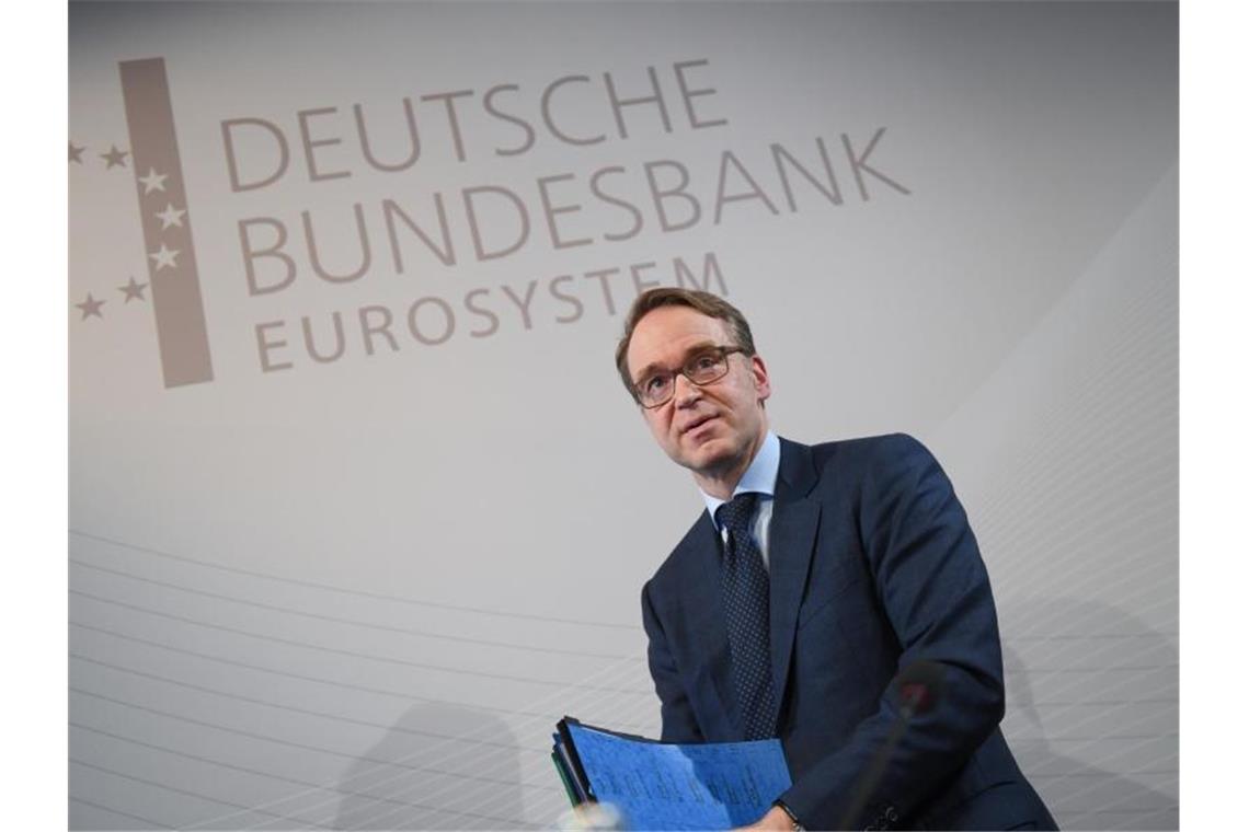 Bundesbankpräsident Jens Weidmann auf den Weg zu einer Pressekonferenz in Frankfurt/M. Foto: Arne Dedert/dpa