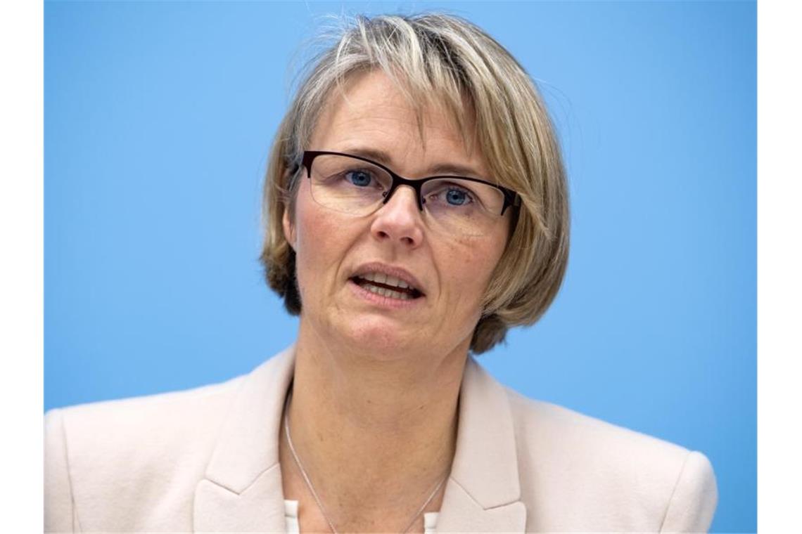 Bildungsministerin gegen Bafög-Öffnung Bundesbildungsministerin Anja Karliczek. Foto: Bernd von Jutrczenka/dpa
